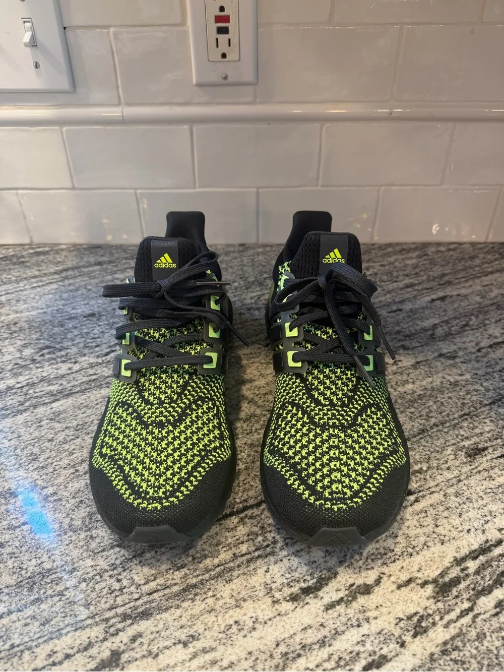 Men’s Adidas UltraBoost 1.0 Black Lucid Lemon ID9682 Primeknit Size 9.5